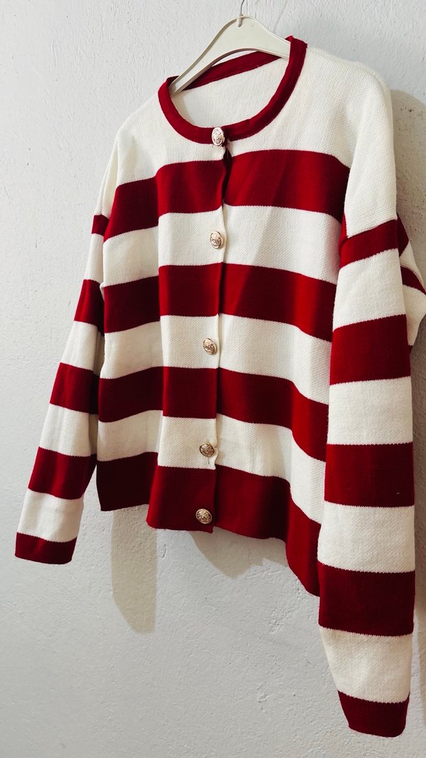 Kırmızı Beyaz Çizgili Düğmeli Kadın Hırka - Görsel 3