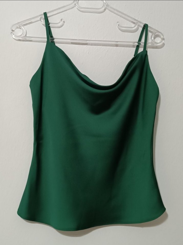 Zümrüt Yeşili Dökümlü Yaka Bluz - Görsel 2