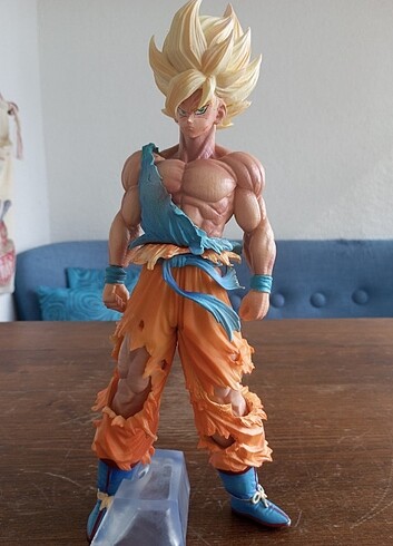 Son Goku figürü (defolu)