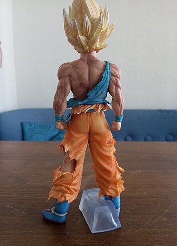  Goku figürü