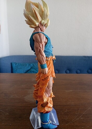  Beden Goku figürü