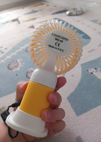 Beden Sarı Mini USB Şarjlı Masaüstü Vantilatör