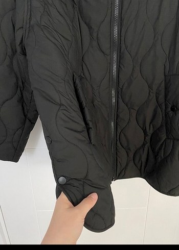 Zara Zara Siyah Midi Kapitone Fermuarlı Ceket