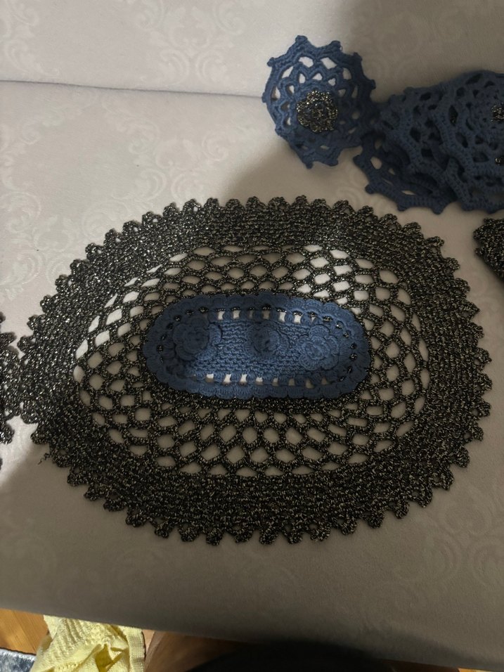 Gotik Tarzda Siyah Örgü Dekoratif Motif - Görsel 4