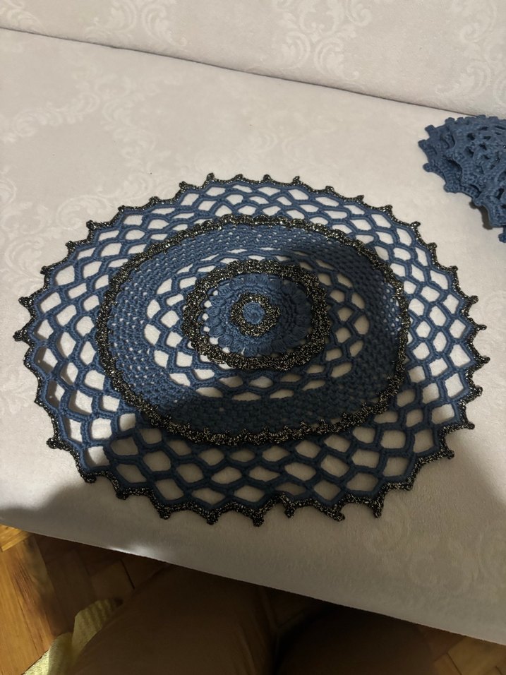 Gotik Tarzda Siyah Örgü Dekoratif Motif - Görsel 3