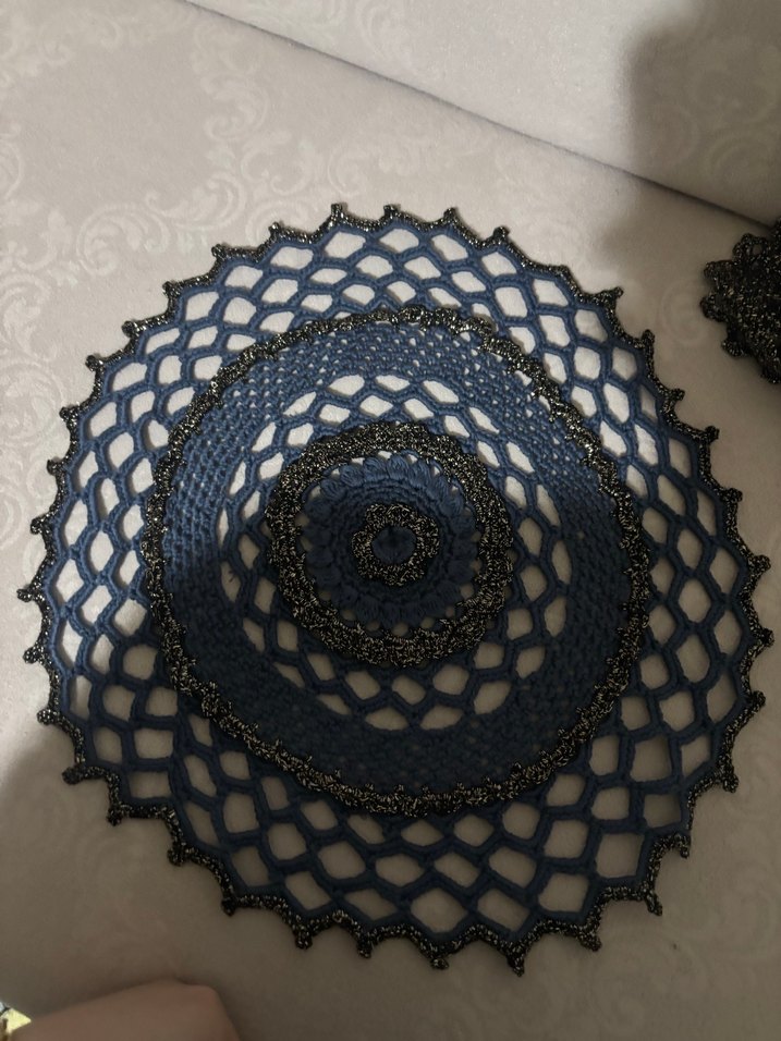 Gotik Tarzda Siyah Örgü Dekoratif Motif - Görsel 2