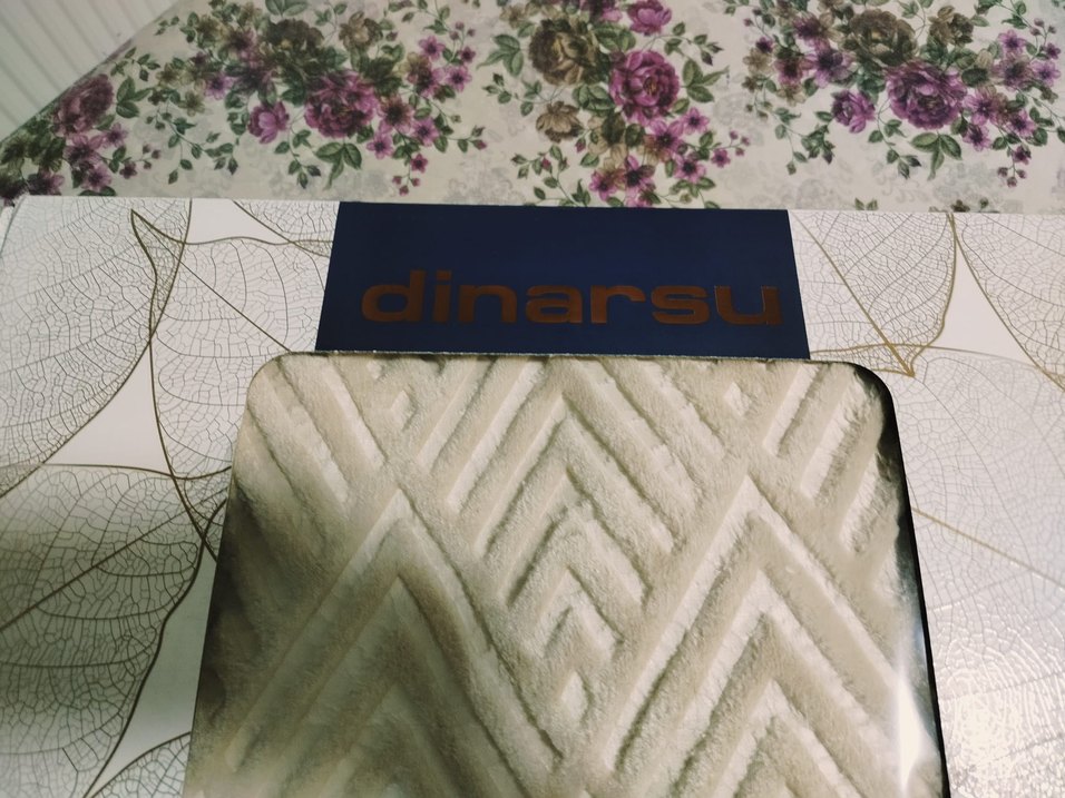 Beyaz Gri Desensiz Yumuşak Battaniye - Görsel 3