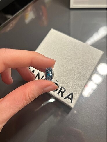 Pandora pandora charm