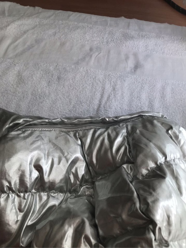 Kadın Gri Metalik Kapüşonlu Kış Montu - Görsel 4