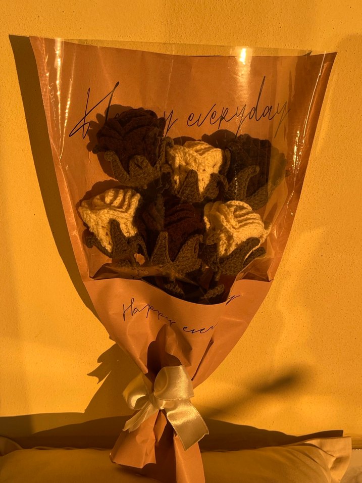 Kahverengi Örgü Çiçek Buketi - Görsel 2