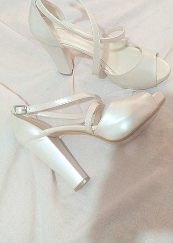 Beyaz Stiletto Topuklu Kadın Gece Ayakkabısı - Görsel 2