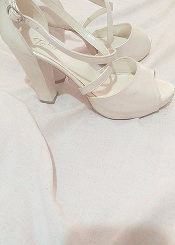 Beyaz Stiletto Topuklu Kadın Gece Ayakkabısı - Görsel 3