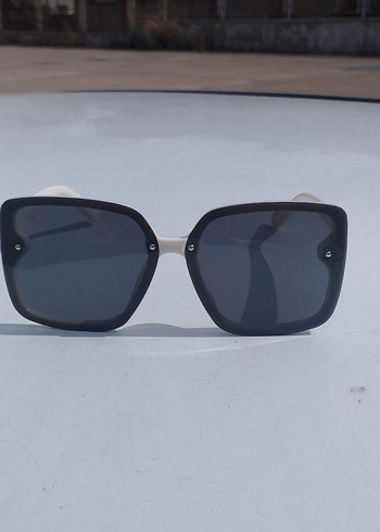 Dior Şeffaf Beyaz Çerçeveli Gri Kadın Güneş Gözlüğü