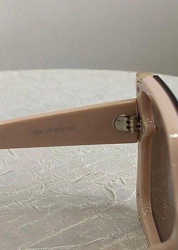 Bej Transparan Louis Vuitton Kadın Güneş Gözlüğü - Görsel 4