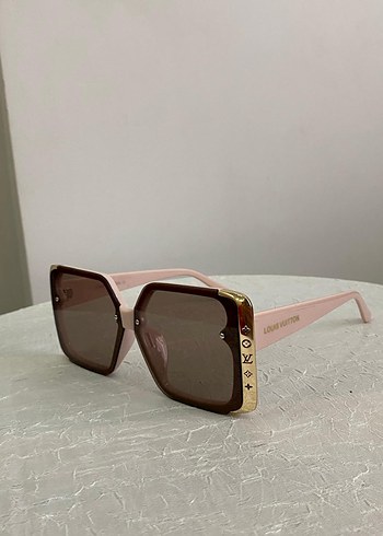 Bej Transparan Louis Vuitton Kadın Güneş Gözlüğü - Görsel 2
