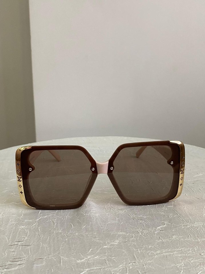 Bej Transparan Louis Vuitton Kadın Güneş Gözlüğü - Görsel 3