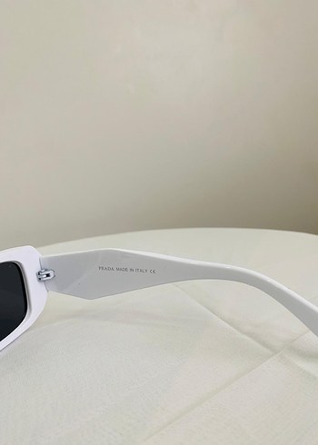 Beyaz Prada Kadın Güneş Gözlüğü - Görsel 4