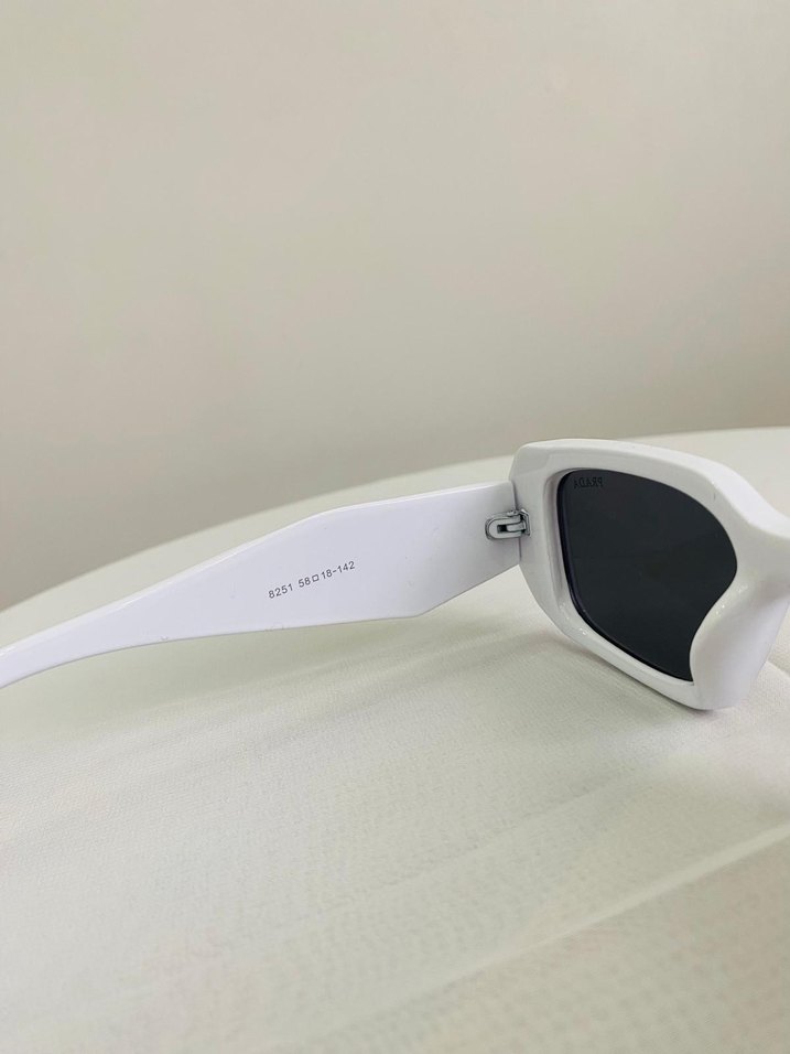 Beyaz Prada Kadın Güneş Gözlüğü - Görsel 5