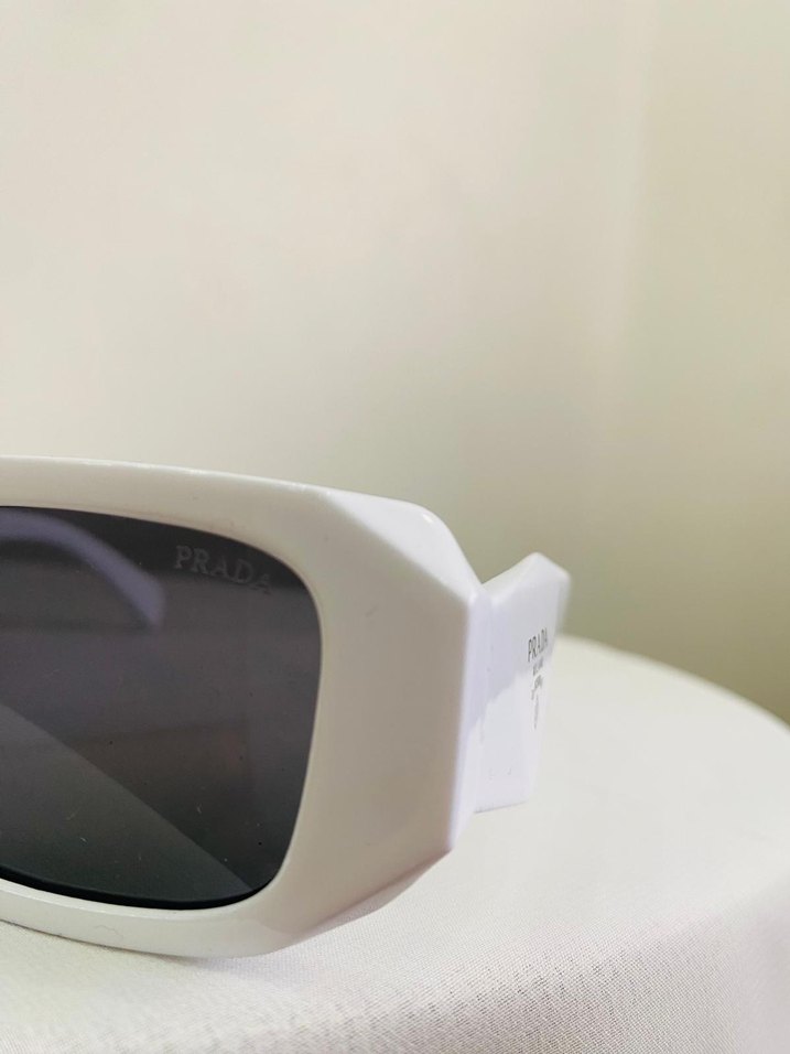 Beyaz Prada Kadın Güneş Gözlüğü - Görsel 3