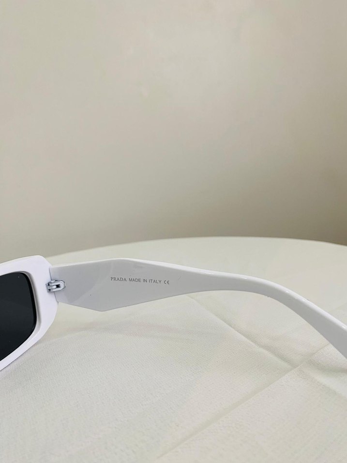 Beyaz Prada Kadın Güneş Gözlüğü - Görsel 4