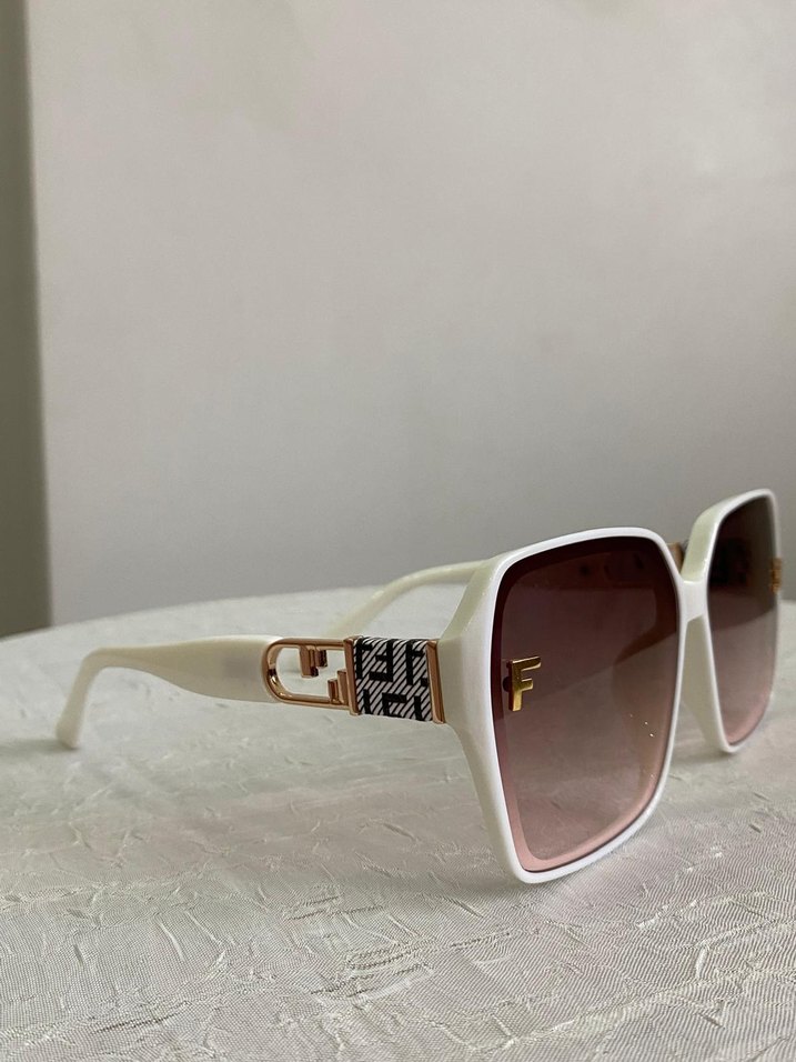 FENDİ KADIN GÜNEŞ GÖZLÜĞÜ - Görsel 2