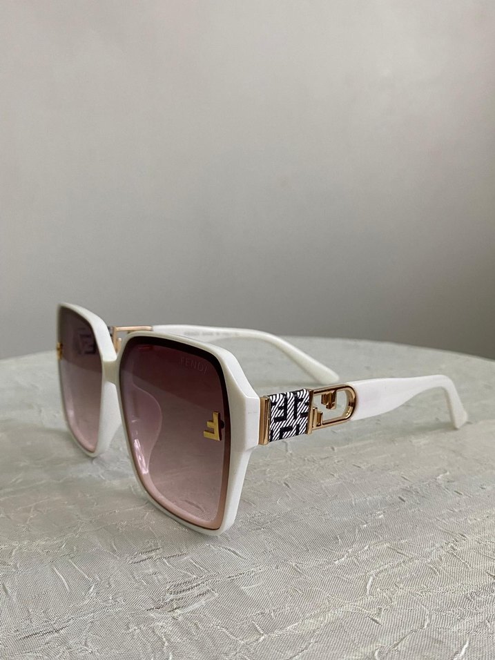 FENDİ KADIN GÜNEŞ GÖZLÜĞÜ - Görsel 3