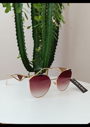 Parlak Altın Prada Kadın Güneş Gözlüğü - Görsel 4