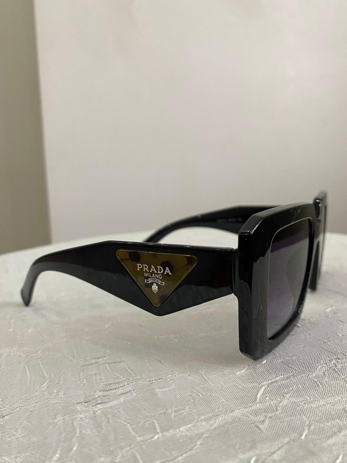 Prada Siyah Parlak Kadın Güneş Gözlüğü - Görsel 3