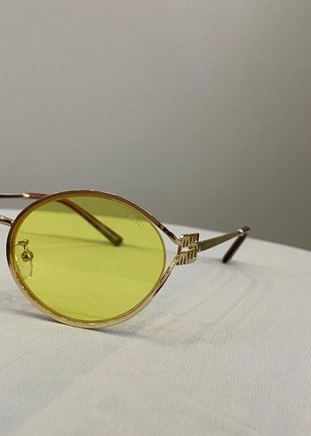 Şeffaf Sarı Yuvarlak Kadın Güneş Gözlüğü - Görsel 3
