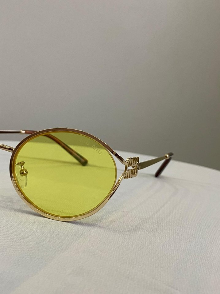 Şeffaf Sarı Yuvarlak Kadın Güneş Gözlüğü - Görsel 3