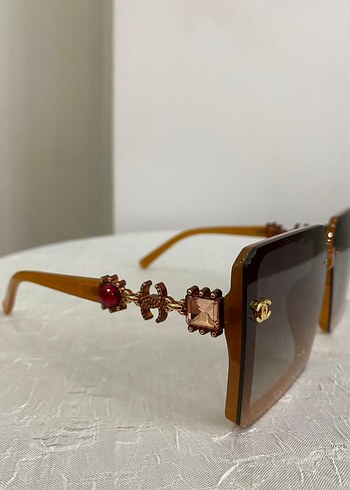 Zincir Detaylı Parlak Kahverengi CHANEL Gözlük - Görsel 3
