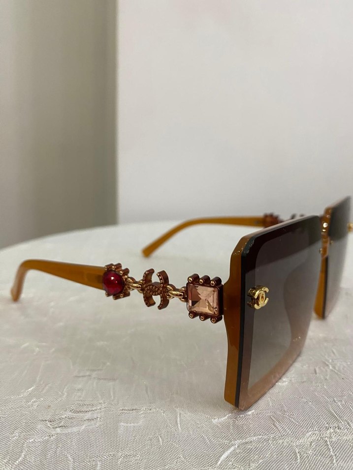 Zincir Detaylı Parlak Kahverengi CHANEL Gözlük - Görsel 3