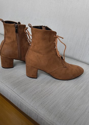 Bej Süet Kadın Topuklu Bot - Görsel 4