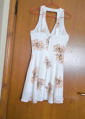 Amerikadan , V Yaka Kolsuz Midi Beyaz Desenli Elbise
. - Görsel 5