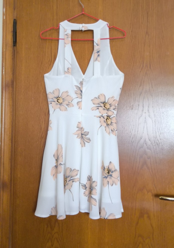 Amerikadan , V Yaka Kolsuz Midi Beyaz Desenli Elbise 
. - Görsel 4