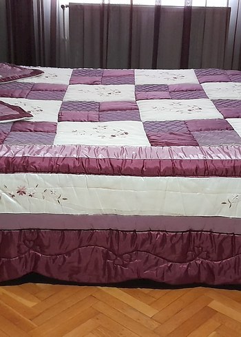 Bordo Nakışlı Yatak Örtüsü - Görsel 4