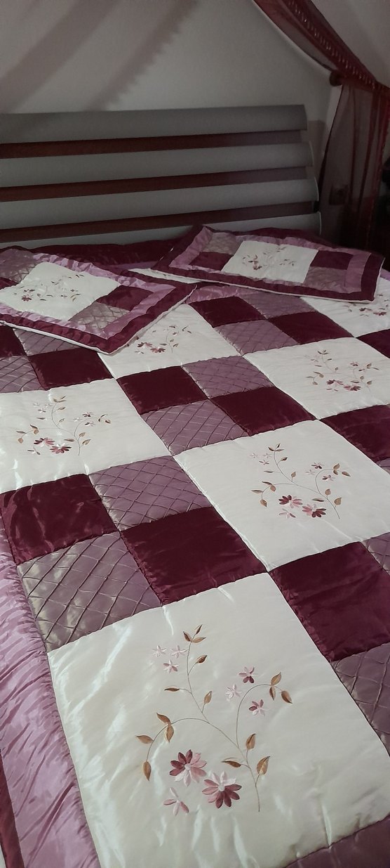 Bordo Nakışlı Yatak Örtüsü - Görsel 3