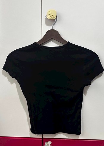 Siyah Kısa Kollu Kadın Tişört - Görsel 2