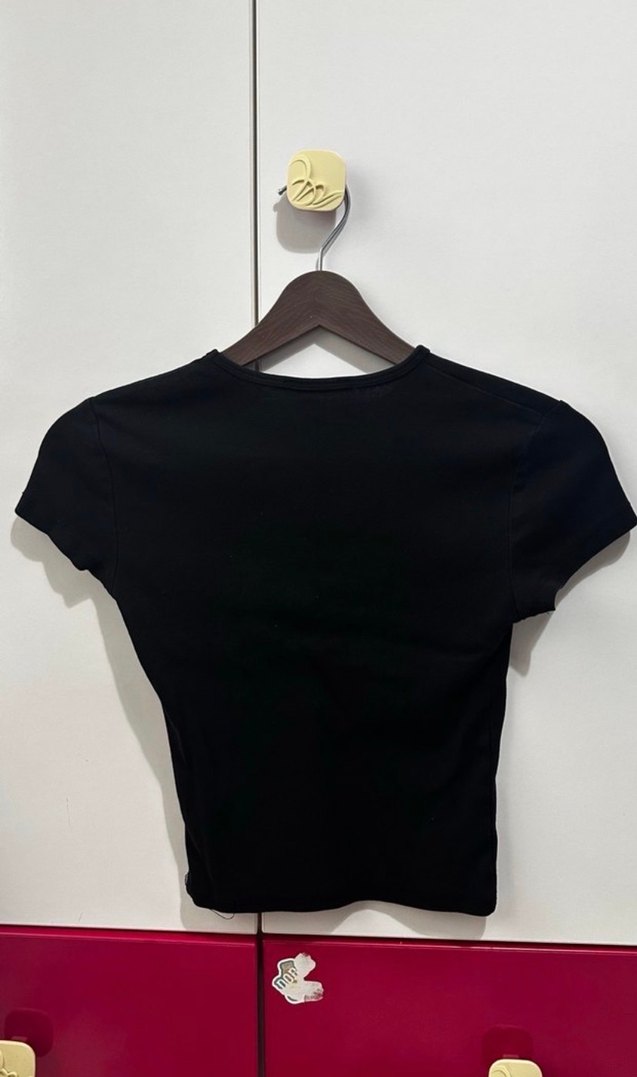 Siyah Kısa Kollu Kadın Tişört - Görsel 2