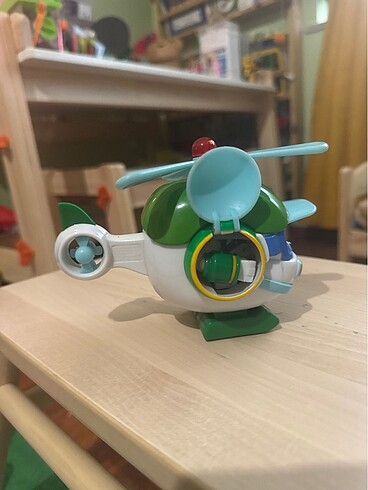 Beden Poli dönüşebilen robot helly