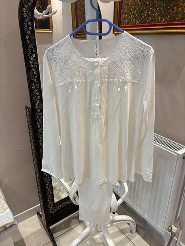 Üçlü Pijama Takımı ve Peluş Üst