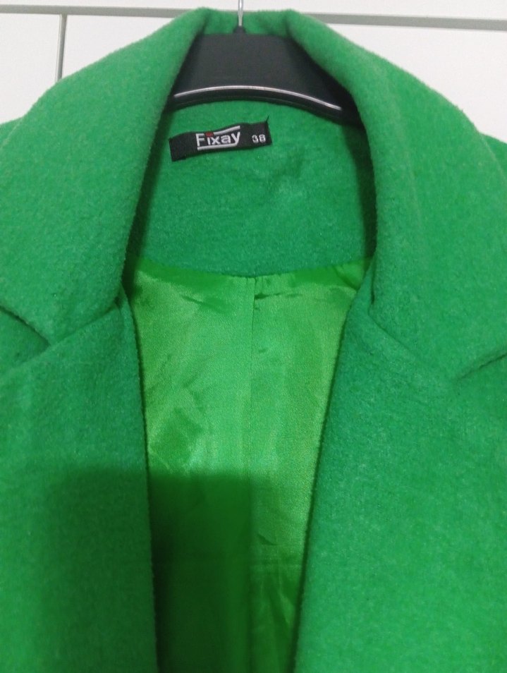 Yeşil Düğmeli Uzun Kadın Kaban - Görsel 2