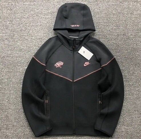 Nike Synaworld nike tech fleece takımı