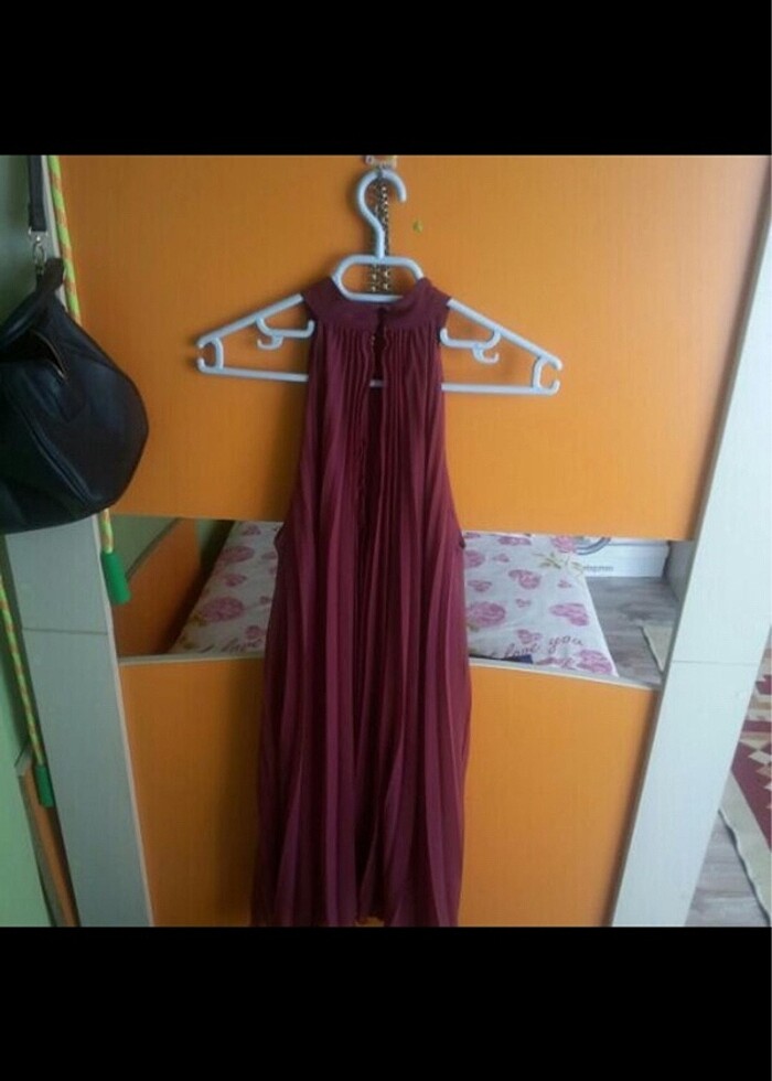 Halter yaka pilili şık elbise - Görsel 3