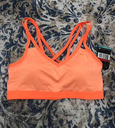 Nike spor sütyen