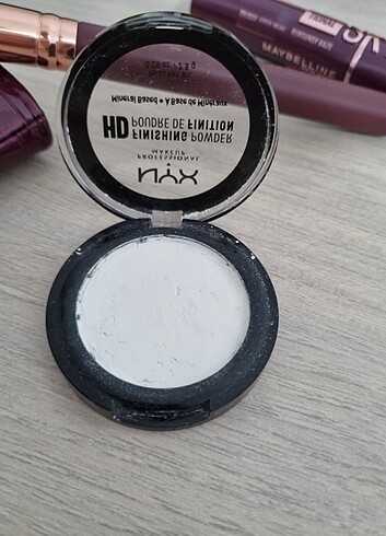 Nyx Beyaz Mini Pudra