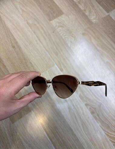 prada ithal gözlük