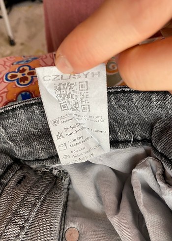 Gri Bağlamalı Düğmeli Rahat Kesim Kadın Kot - Görsel 2