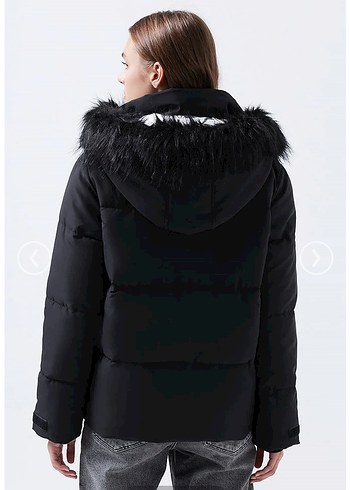 Siyah Kürklü Kadın Kışlık Mont - Görsel 2