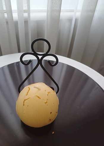 Krem renkli  Yuvarlak Mum ve Siyah Metal ferforje Mumluk - Görsel 4